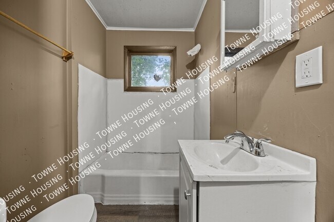 Building Photo - 1361 North Ave