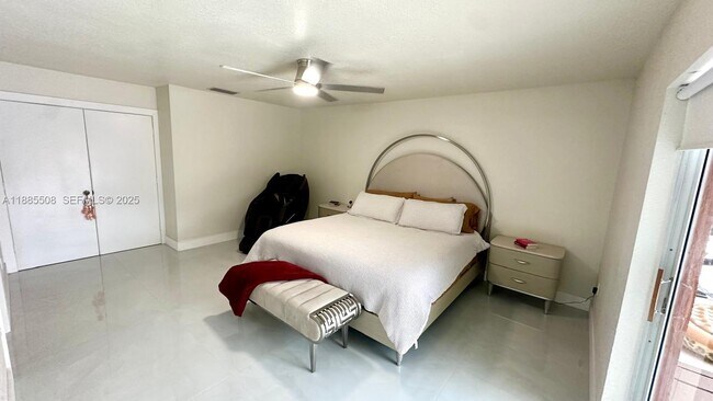 Building Photo - 1771 NW 17th St