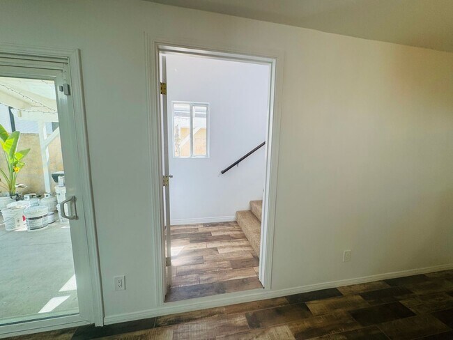 Building Photo - Exquisite 4-Bedroom Remodeled Retreat in t...