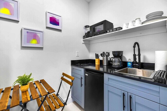 Building Photo - 1350 NW 28th St