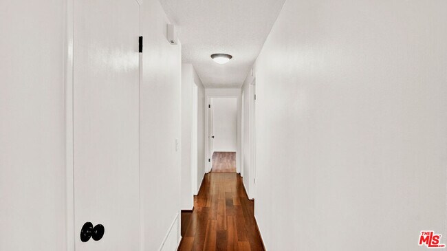 Building Photo - 263 E Sierra Madre Blvd