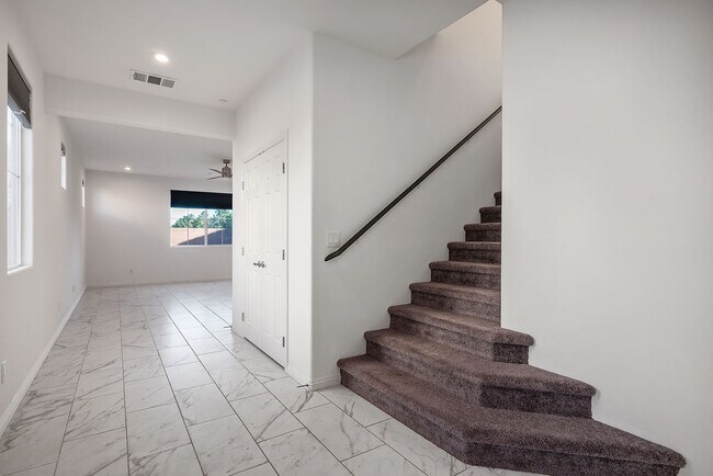 Building Photo - 4302 Eagle Island St