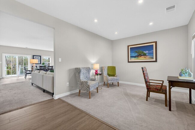 Building Photo - 9733 Goldenrod Ct