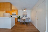 Building Photo - 365 Burchett St