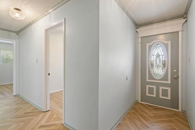 Building Photo - 704 Brookwood Cir