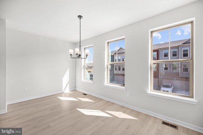 Building Photo - 6236 Folly Ln