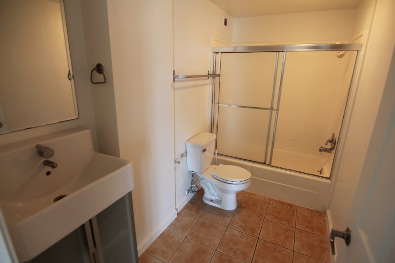 Building Photo - 3949 Los Feliz Blvd