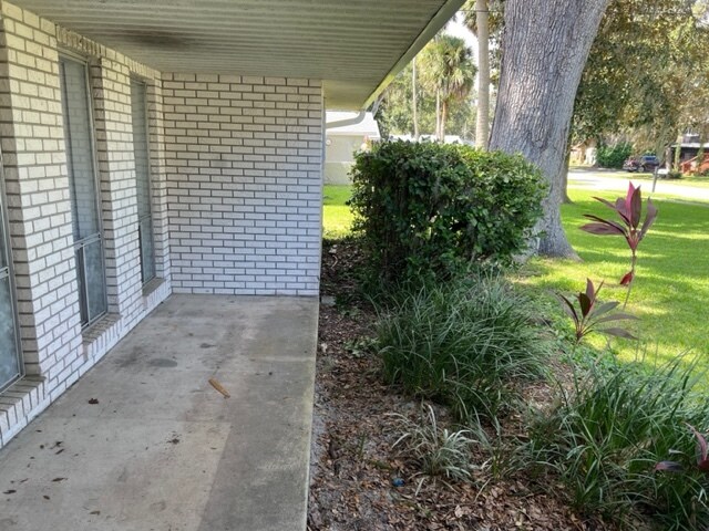 Front Porch Area - 320 S Brighton Dr