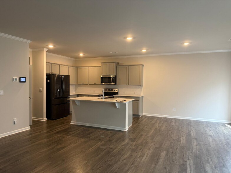 Building Photo - 5135 Tulip Sq