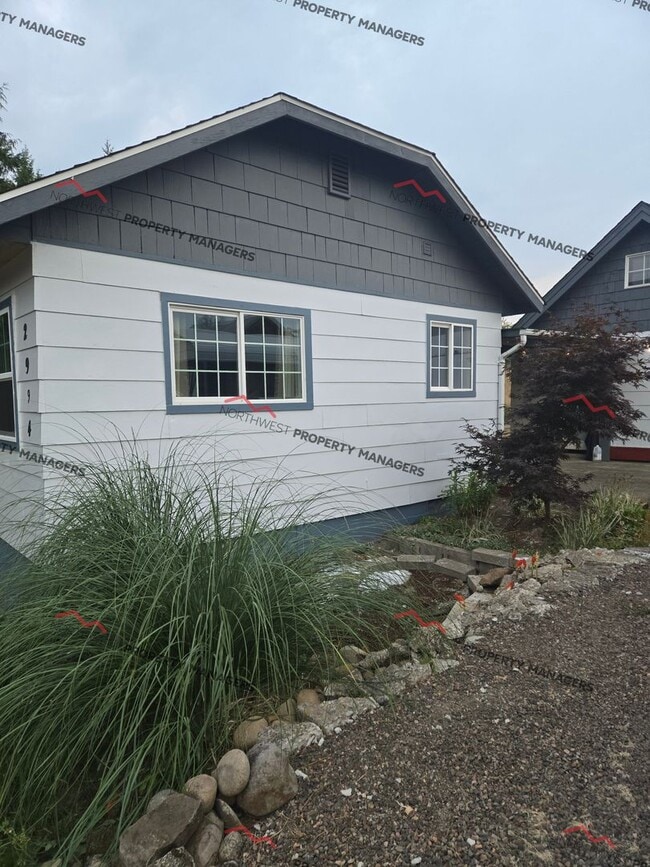 Building Photo - STATUS: -PENDING APPLICATION-| R76 | $1495...