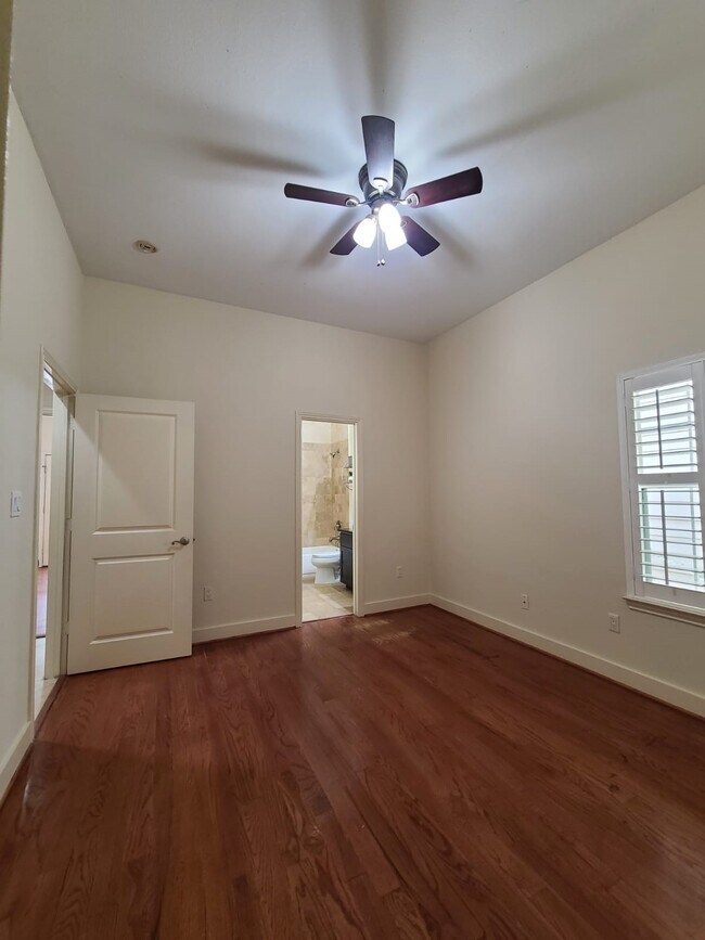 Building Photo - 5515 Petty St