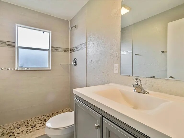 Building Photo - 1345 Lester Ct