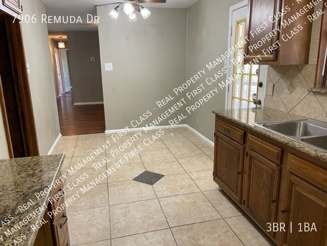 Building Photo - 7906 Remuda Dr