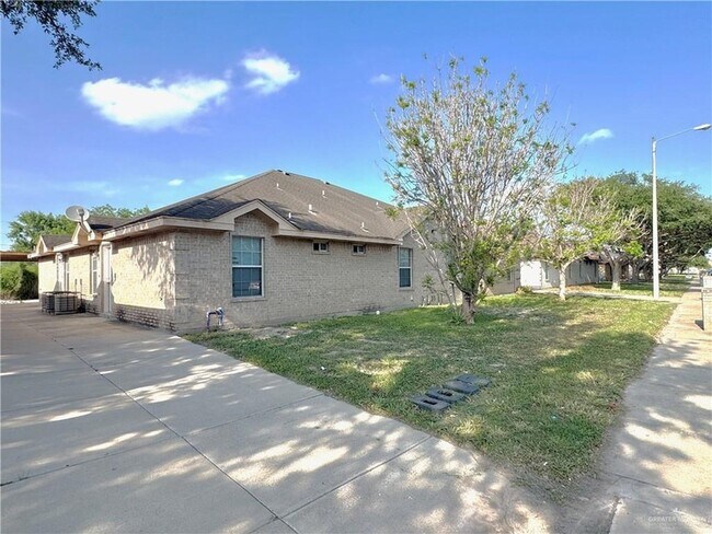 Building Photo - 1409 W Prosperity Dr