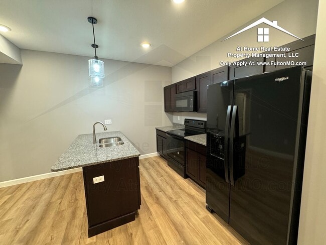 Building Photo - 2610 N Bluff St