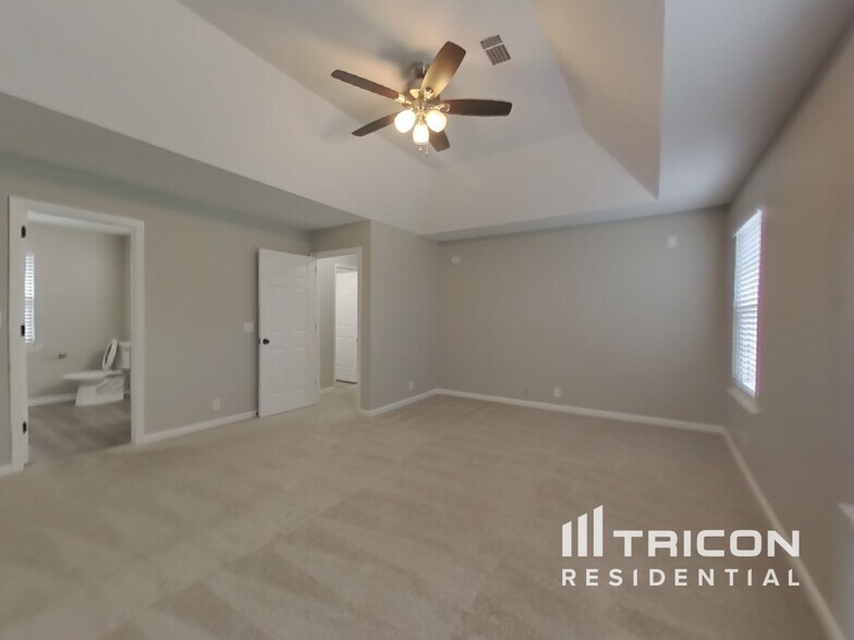 Building Photo - 1208 Holt Hills Ct