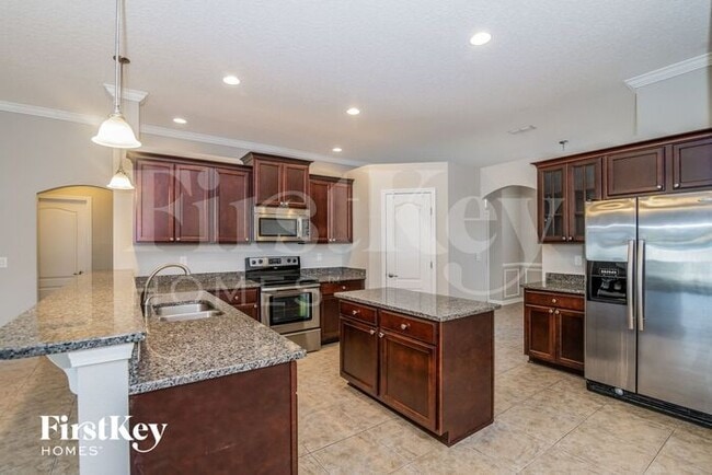 Building Photo - 920 Raindrop Ln