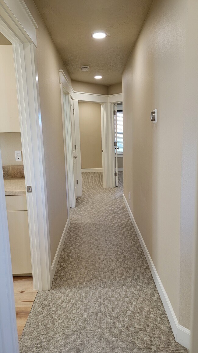 Building Photo - 3993 N Heritage View Ave