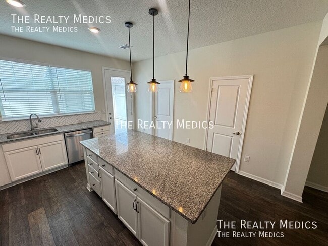 Building Photo - 1375 Painted Bunting Ave