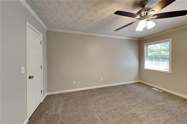 Building Photo - 3784 Cherokee Overlook Dr