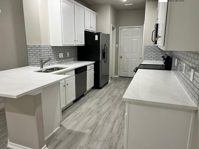 Building Photo - 114 N Camellia Grove Cir