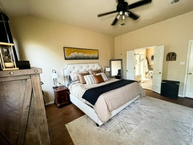 Building Photo - Large Pflugerville 4-bedroom/2.5 Bath Home in the Villages of Hidden Lake