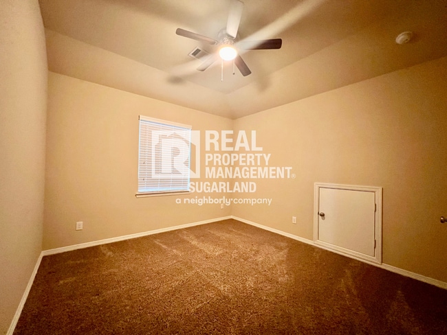 Building Photo - Stunning 5-Bedroom, 4.5-Bath Home for Rent in Richmond, TX
