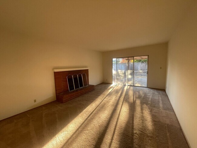 Building Photo - Spacious Home Available in Almaden Valley - 3bd/2ba! Coming Soon!