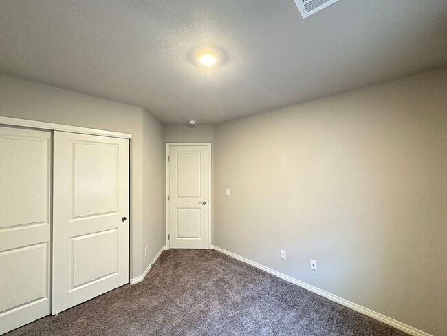 Building Photo - 5370 White Butterfly St