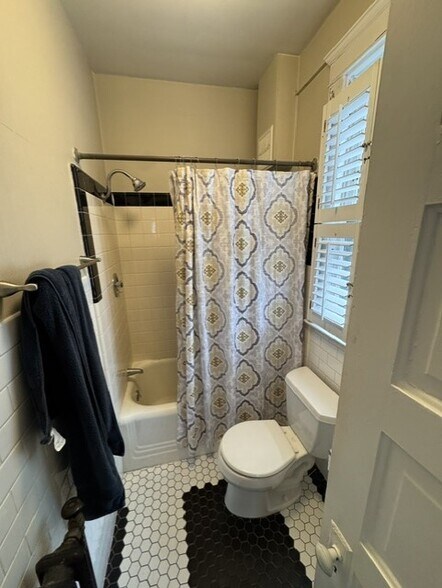 Building Photo - 309 N Ingalls St
