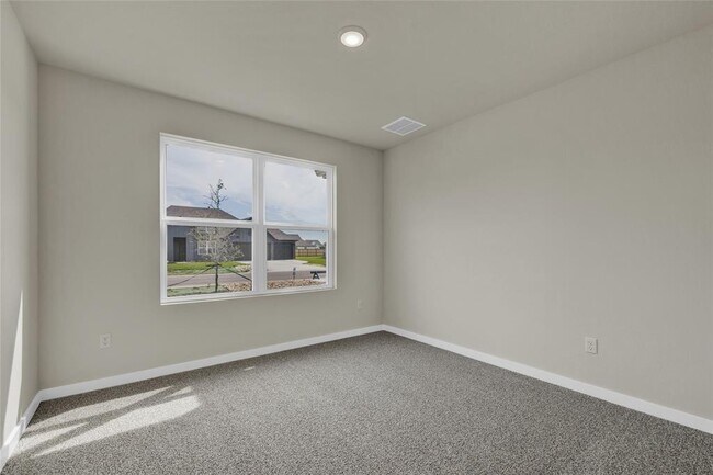 Building Photo - 160 Davis Mountain Dr