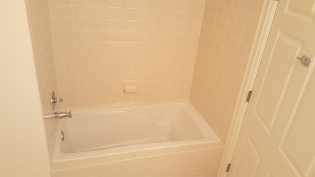 Building Photo - 4545 Wheaton Dr