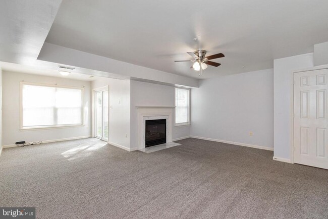 Building Photo - 10301 Greenspire Way