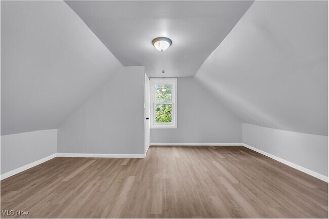 Building Photo - 11702 Brookfield Ave