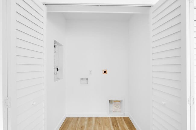 Building Photo - 2515 Gamez Dr