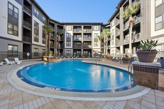 Building Photo - 776 N Orange Ave