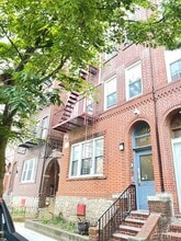 Building Photo - 4433 Carpenter Ave