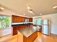 Building Photo - 1409 N Northgate Way