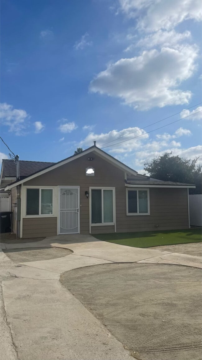 Building Photo - 1317 Marline Ave