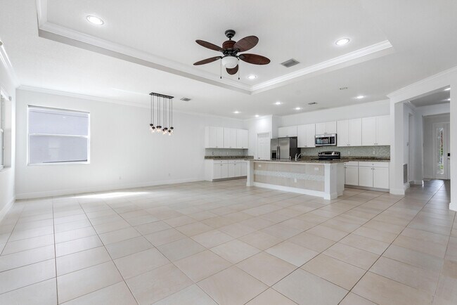 Building Photo - 1367 NW Leonardo Cir