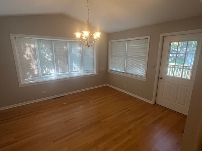Building Photo - 204 Basswood Dr