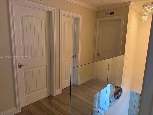 Building Photo - 6951 W Wedgewood Ave