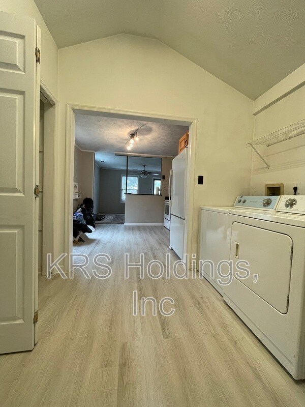Building Photo - 502 Shelton Rd