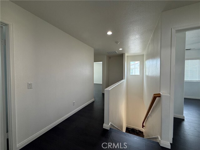 Building Photo - 506 N Placer Privado