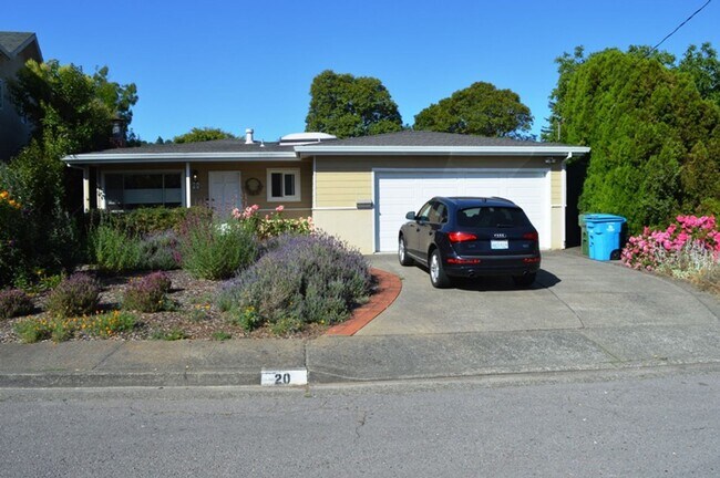Primary Photo - Beautiful Single Story Home With Great Roo...