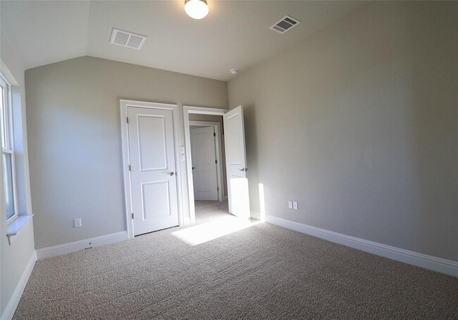 Building Photo - 124 Free Stone Dr