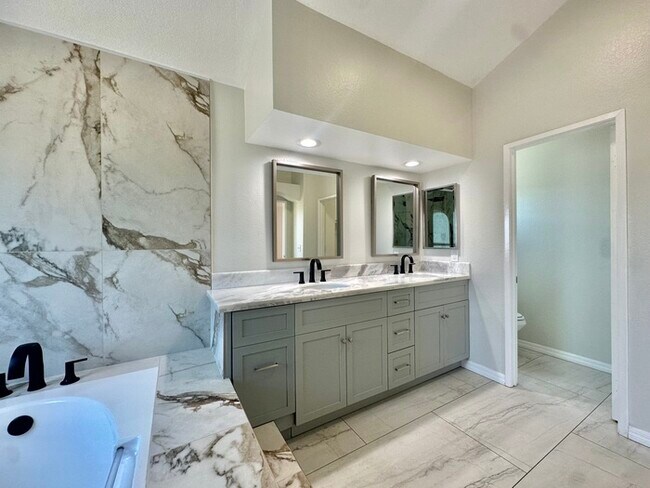 Building Photo - Spacious Updated Home In Desirable 92029 I...