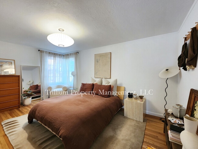 Building Photo - 3206 SW 13th Ave