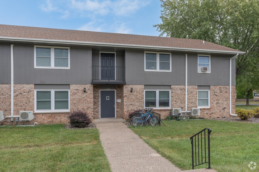 Eagle Rock Apartments 10111041 State St River Falls WI 54022