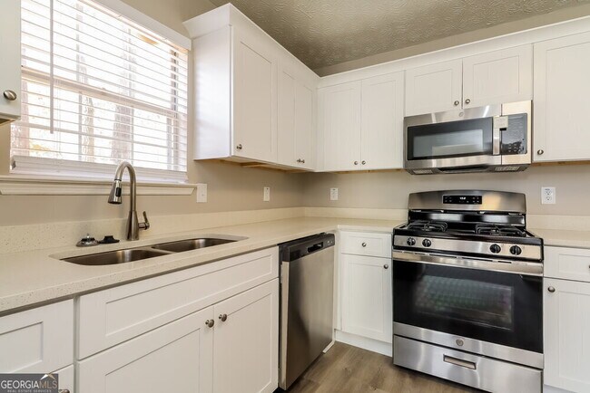Building Photo - 733 River Mist Dr